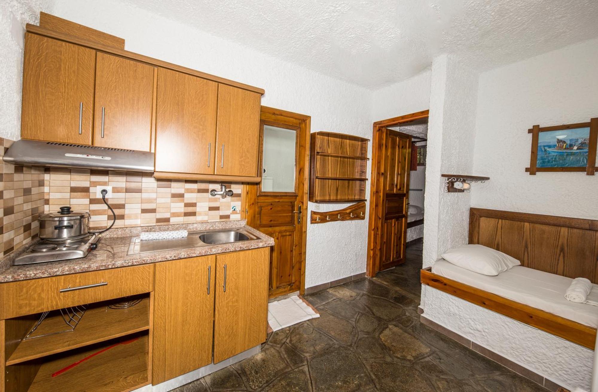 Haus Niko Apartments And Suites Nea Poteidaia Quarto foto