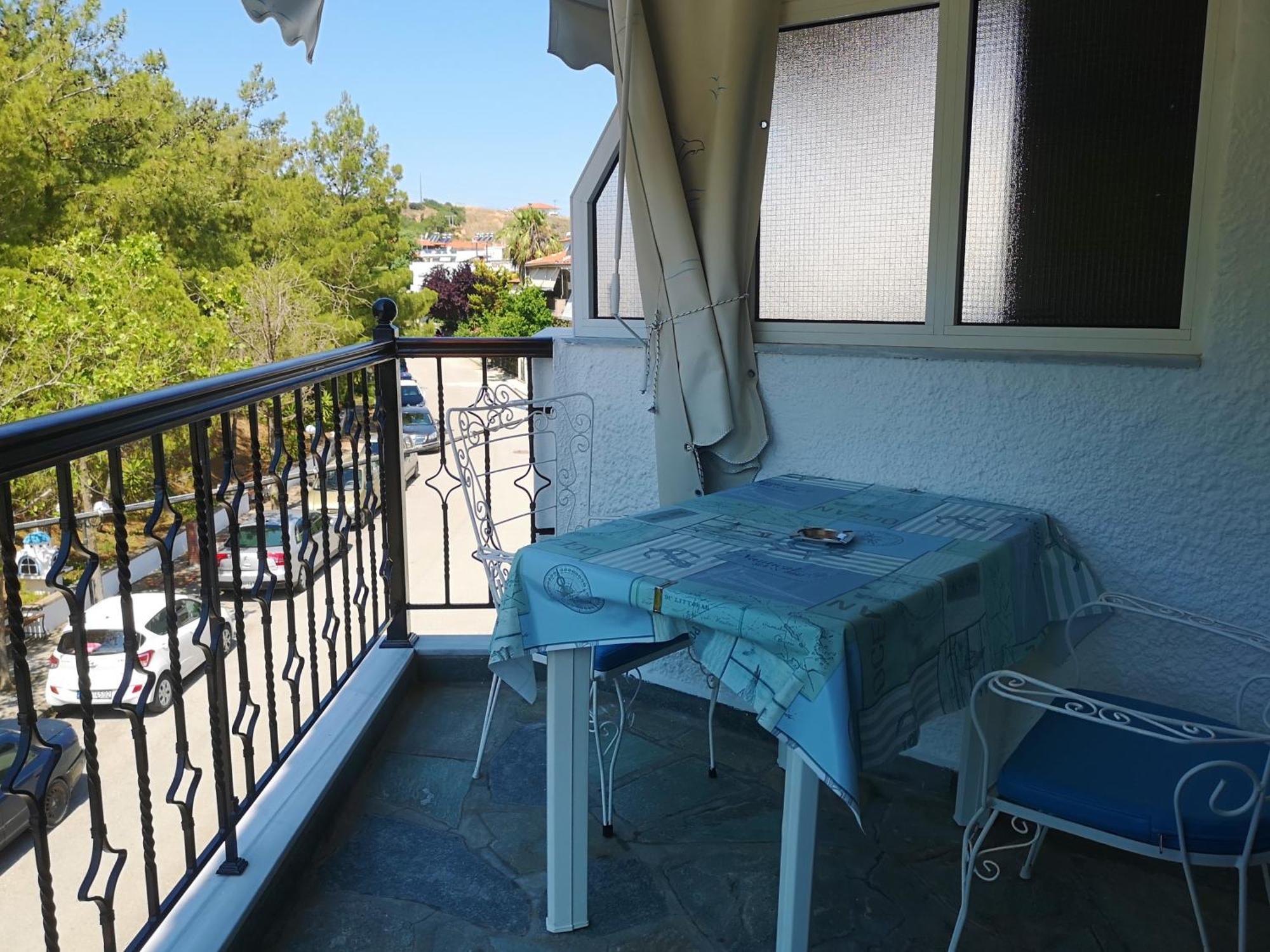 Haus Niko Apartments And Suites Nea Poteidaia Quarto foto