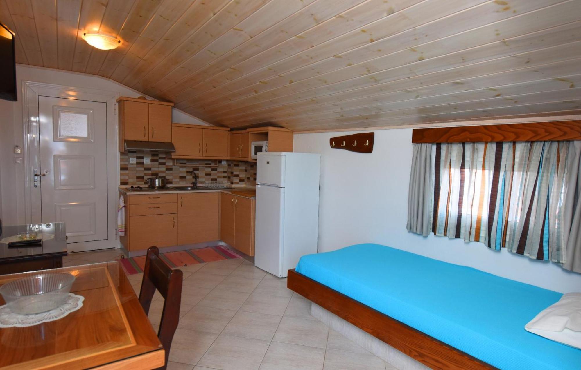 Haus Niko Apartments And Suites Nea Poteidaia Quarto foto