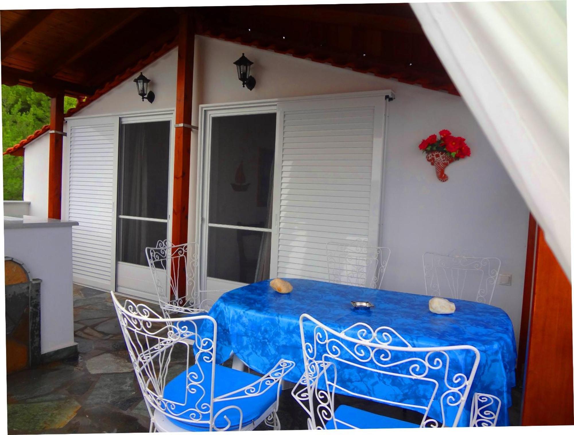 Haus Niko Apartments And Suites Nea Poteidaia Quarto foto